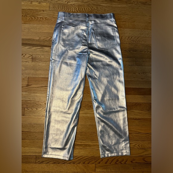 NWT Abercrombie Vegan Leather 90s high rise Relaxed Pant in silver size 14 - Picture 4 of 8